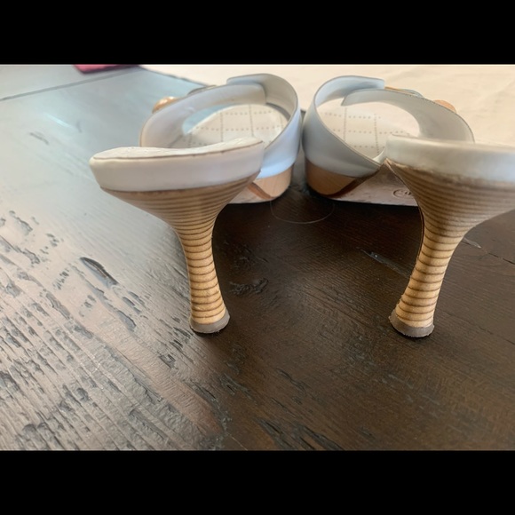 Chanel white sandals size 37 - Picture 2 of 8